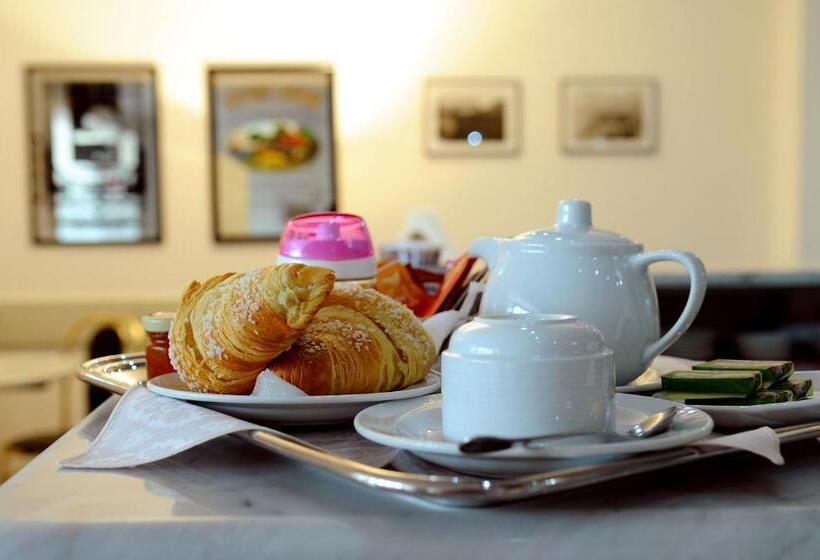 Хостел Malpensafiera