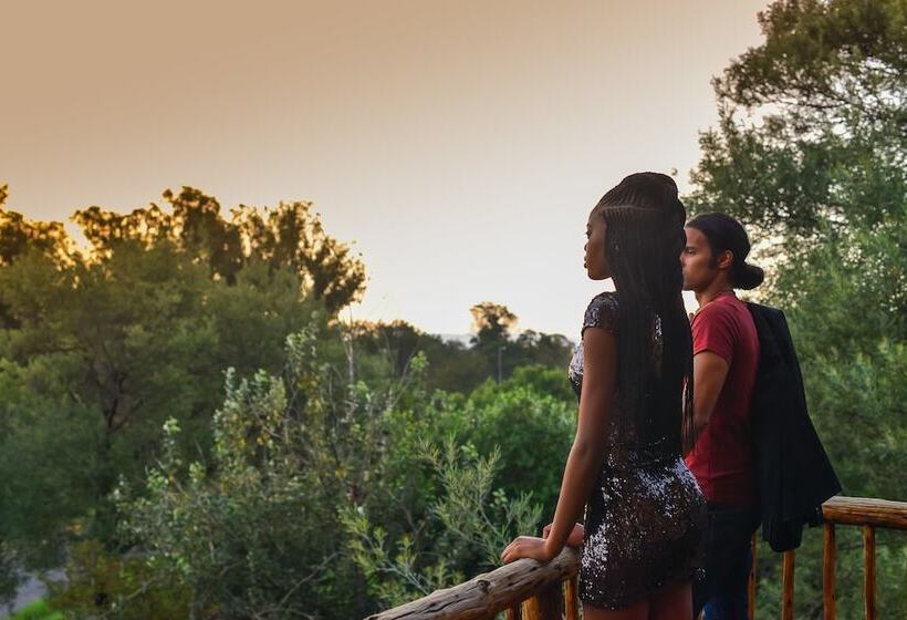 هتل Amadwala Lodge