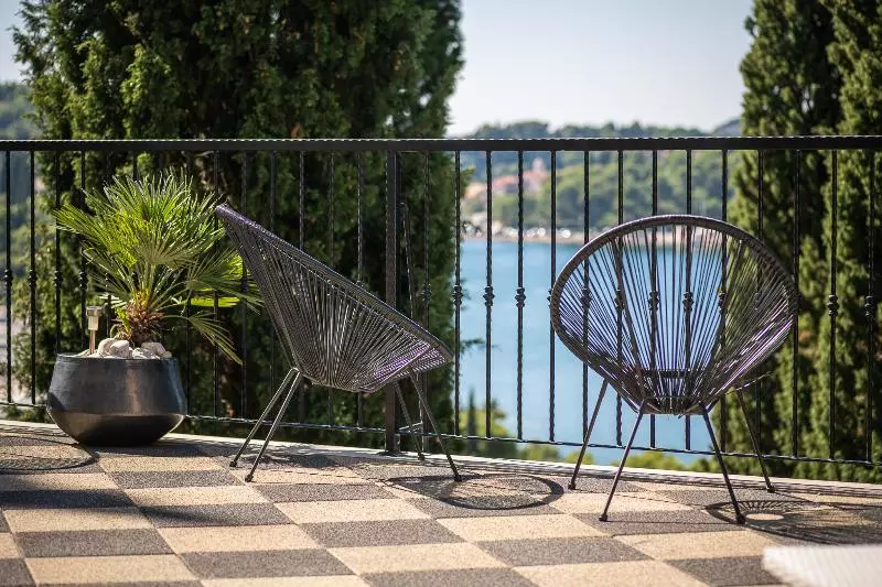 هتل Apartments Didan