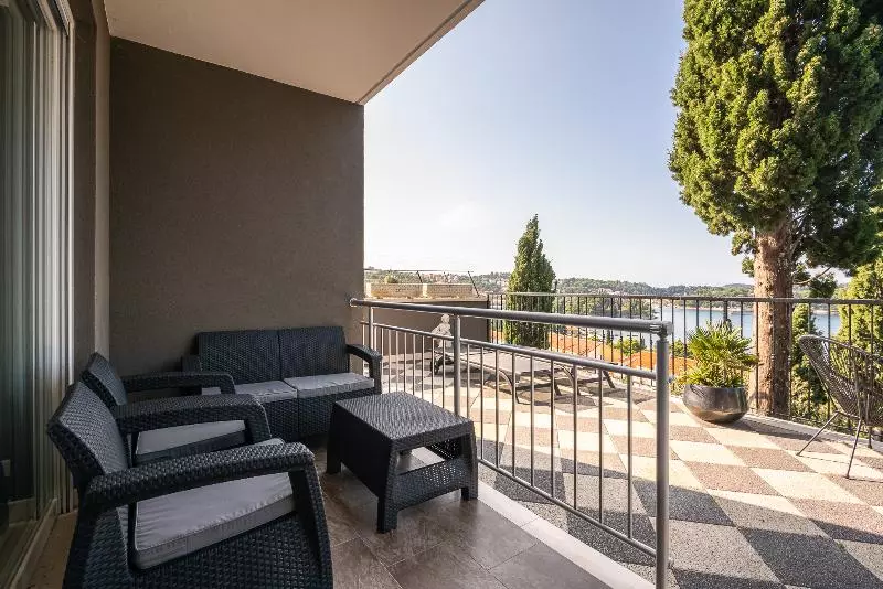 هتل Apartments Didan