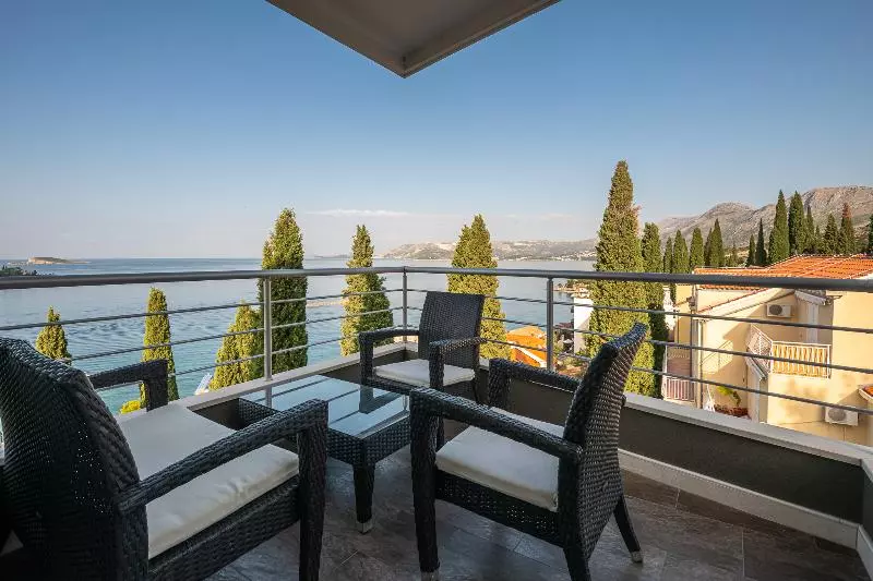 هتل Apartments Didan