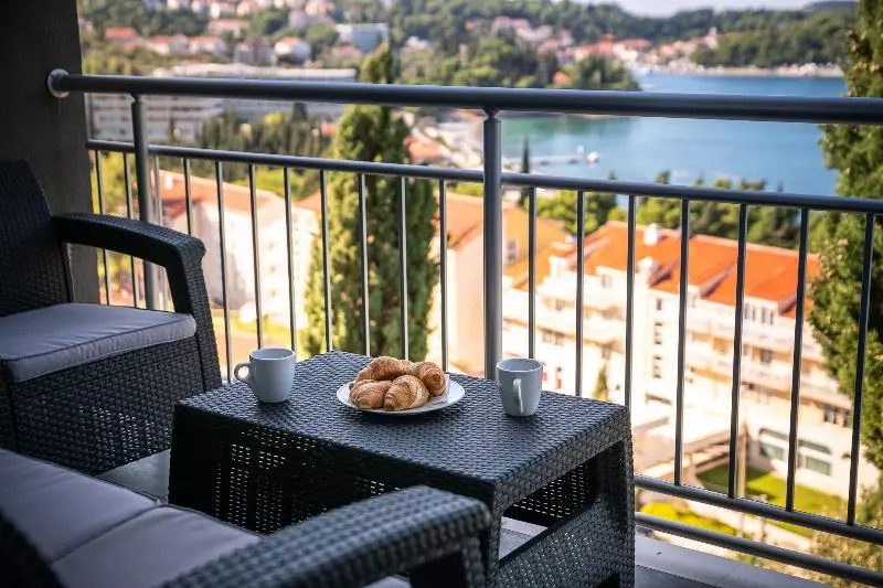 هتل Apartments Didan