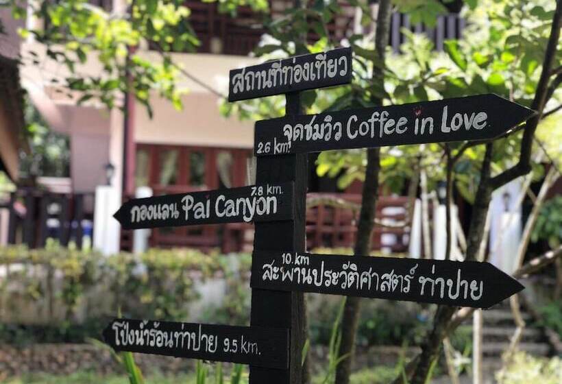 호텔 Baanchanoknunt Resort Pai