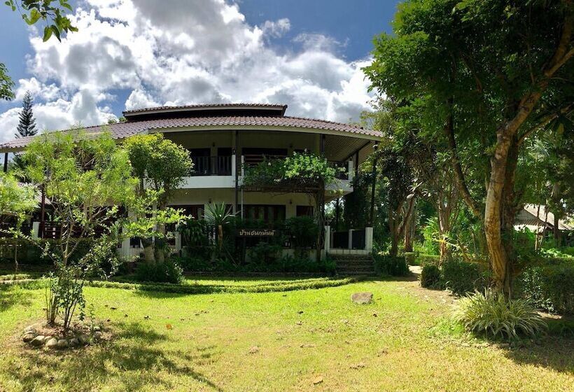 호텔 Baanchanoknunt Resort Pai