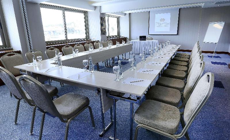 هتل Best Western Premier Karsiyaka Convention & Spa