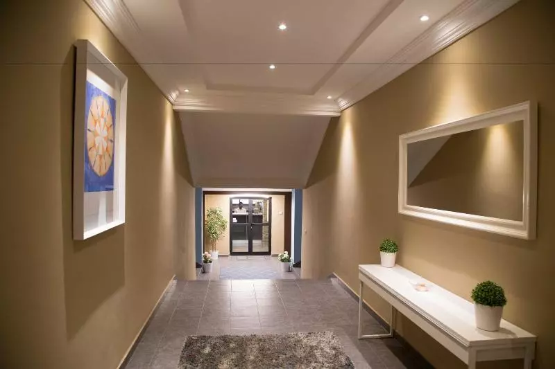 هتل Hôtel Semiramis City Center