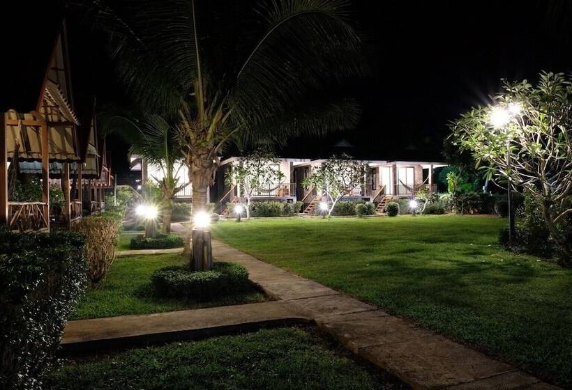 פנסיון Pai Nam Now