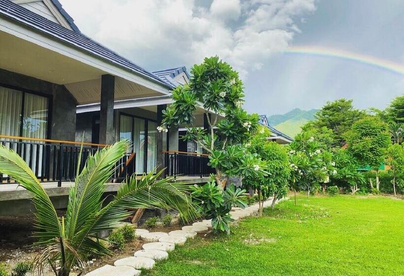 פנסיון Pai Nam Now