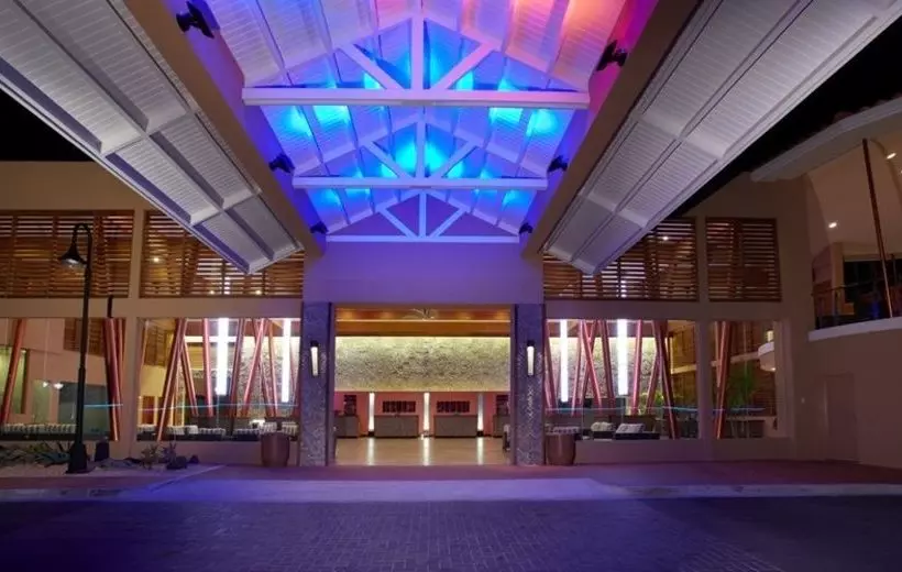 Tropical Digs