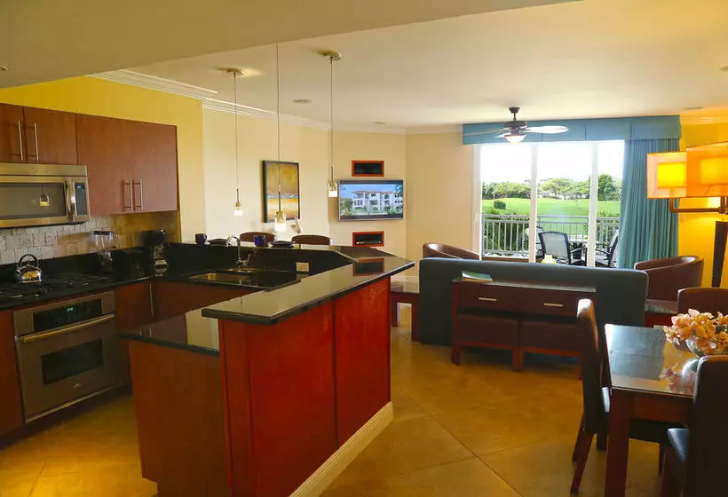 Tropical Digs