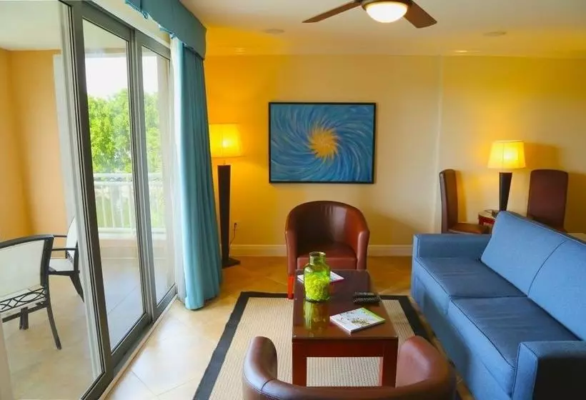 Tropical Digs