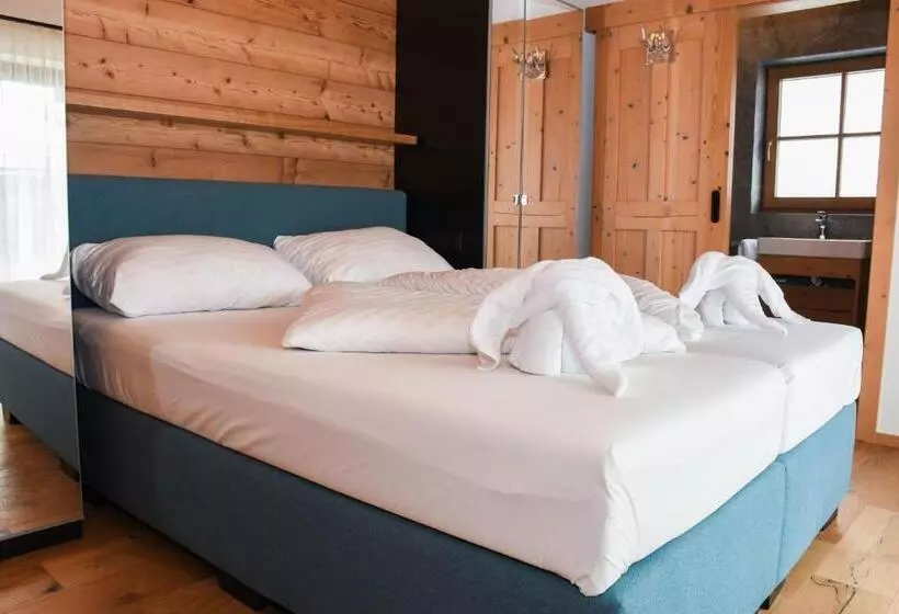 Astn Hütten Residenz Waldsicht Königsleiten   Ferienwohnungen