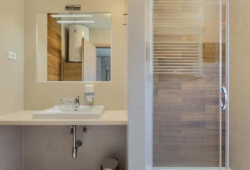 צימר Pula City Center Accommodation With Free Parking