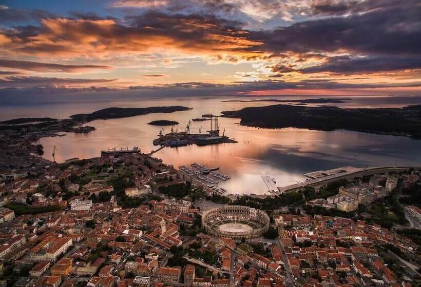 צימר Pula City Center Accommodation With Free Parking