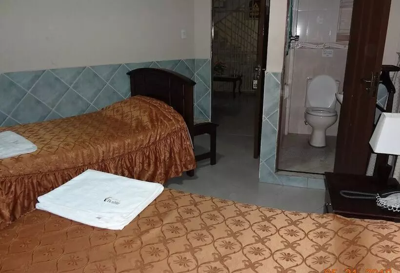 Hostelling Bustillo