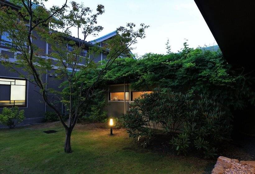 בית מלון כפרי Amane Resort Gahama