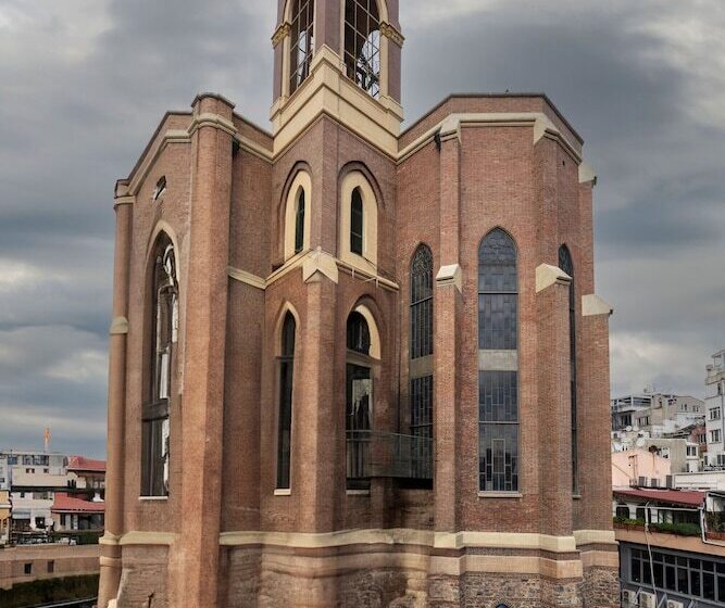 هتل Cirrus Suites