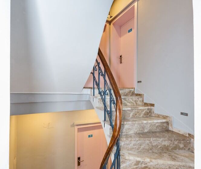 هتل Cirrus Suites