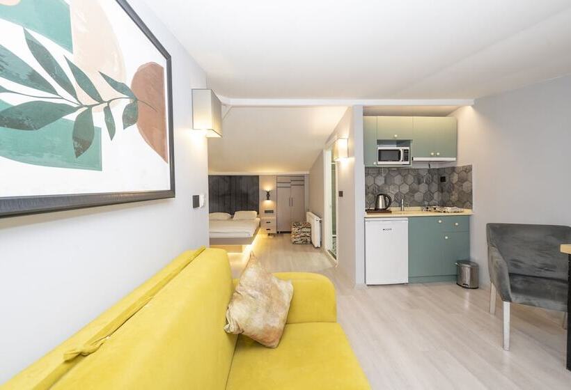 هتل Cirrus Suites