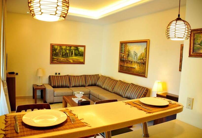 هتل Dolphin Royal Suites