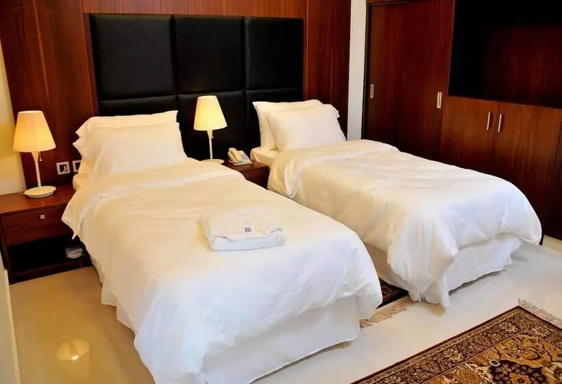 هتل Dolphin Royal Suites