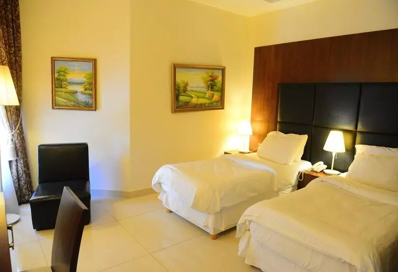 هتل Dolphin Royal Suites