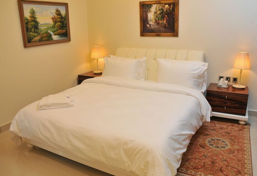 هتل Dolphin Royal Suites