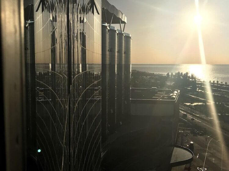 هتل Euphoria Batumi Convention & Casino