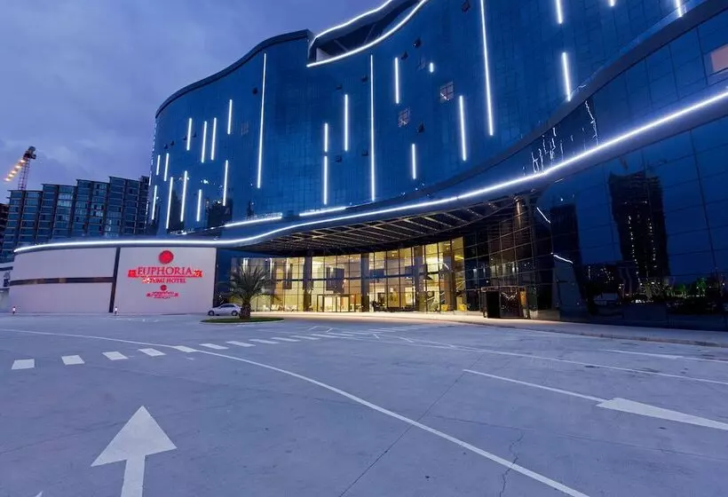 هتل Euphoria Batumi Convention & Casino