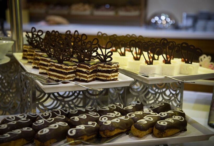 هتل Euphoria Batumi Convention & Casino