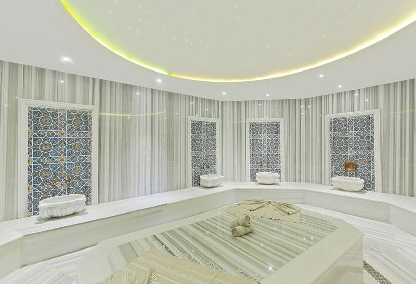 هتل Euphoria Batumi Convention & Casino