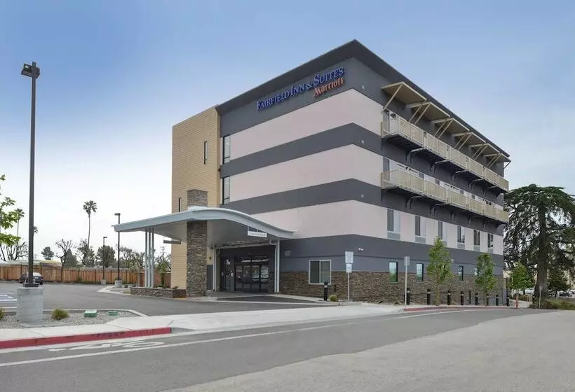 ホテル Fairfield Inn & Suites By Marriott Santa Cruz