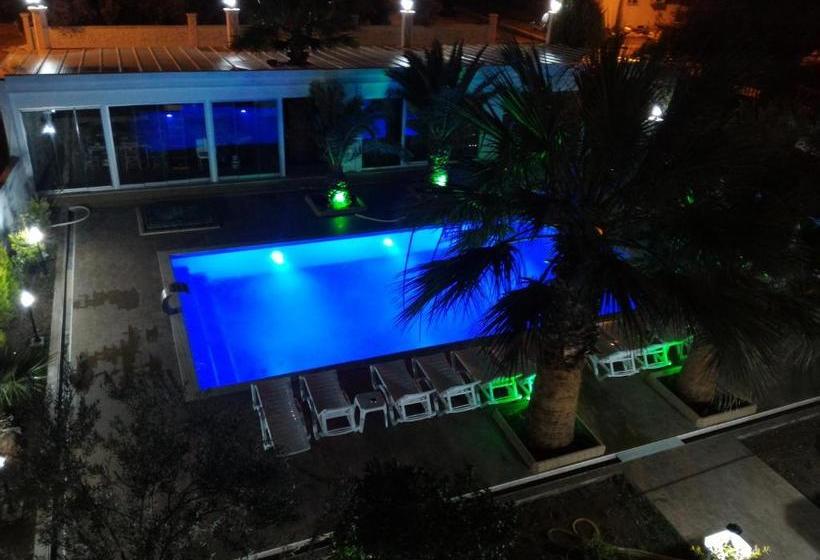 בית מלון כפרי Uzunhan