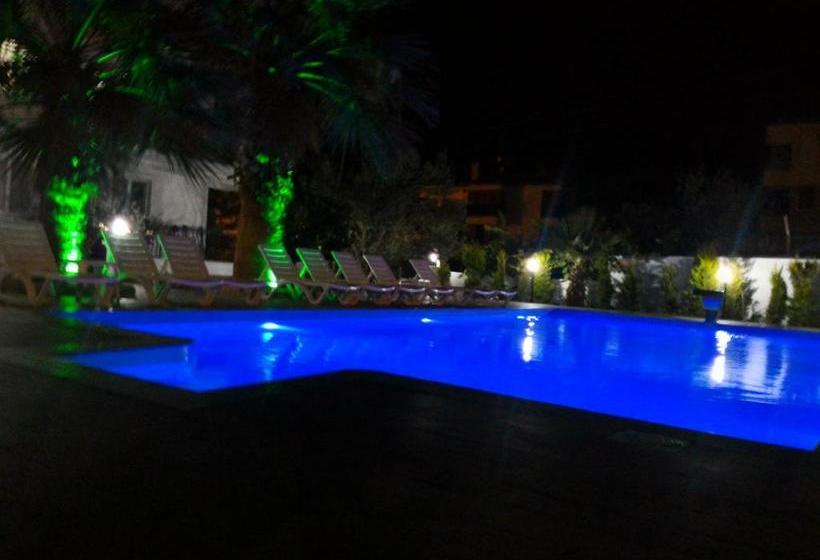 בית מלון כפרי Uzunhan