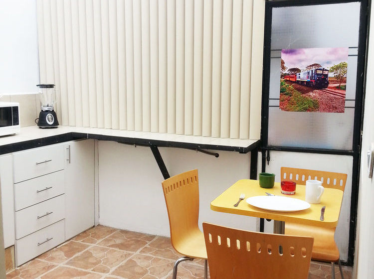 膳宿费 Meadow House