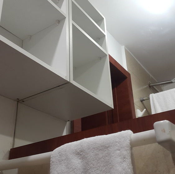 膳宿费 Meadow House