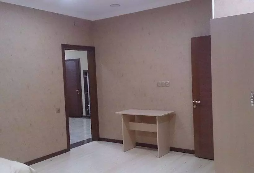 هاستل Baku Butik Mini