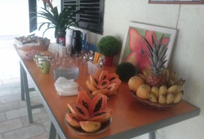 هاستل Brumar Inn