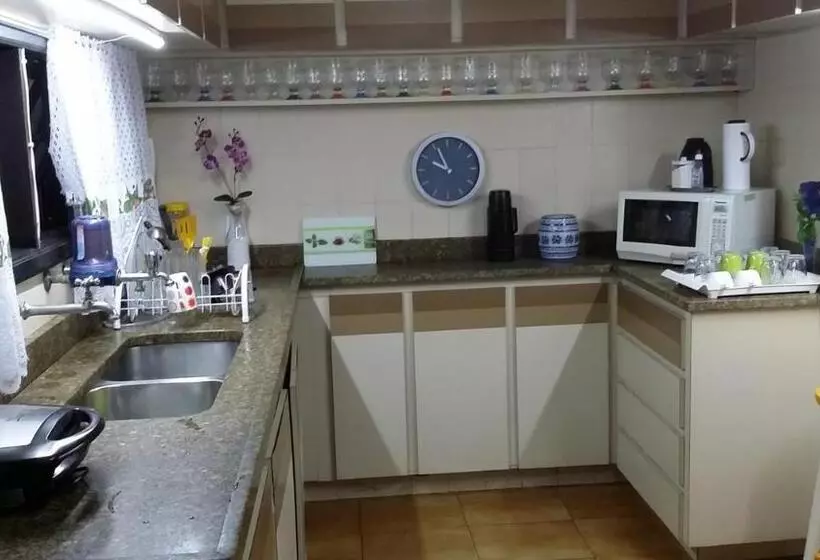 هاستل Brumar Inn