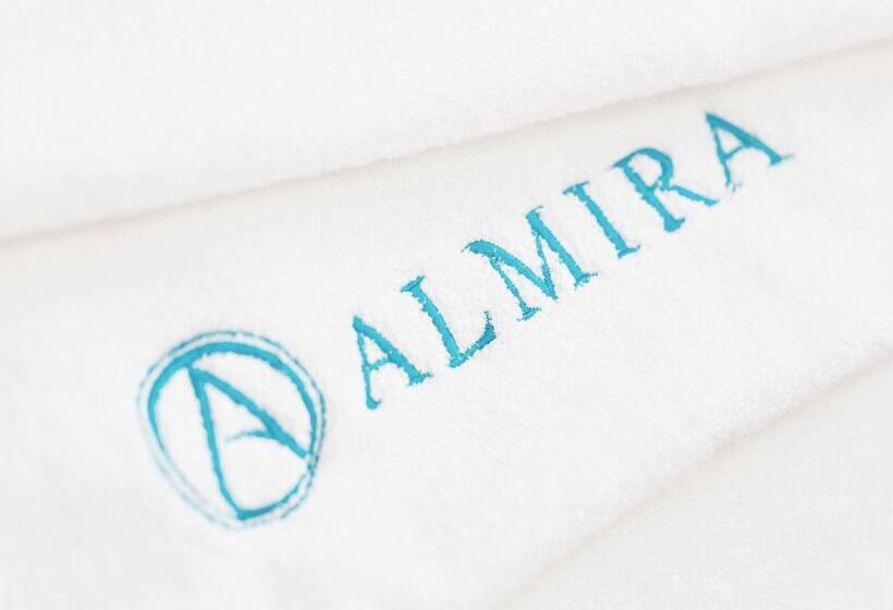 فندق Almira