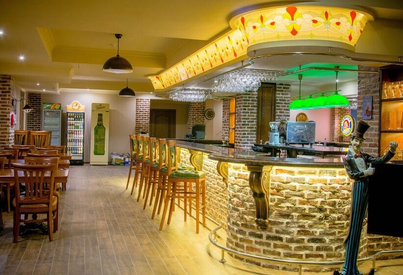 هتل Bristol Central Park