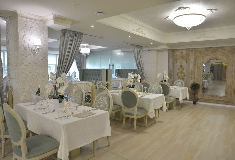 هتل Bristol Central Park