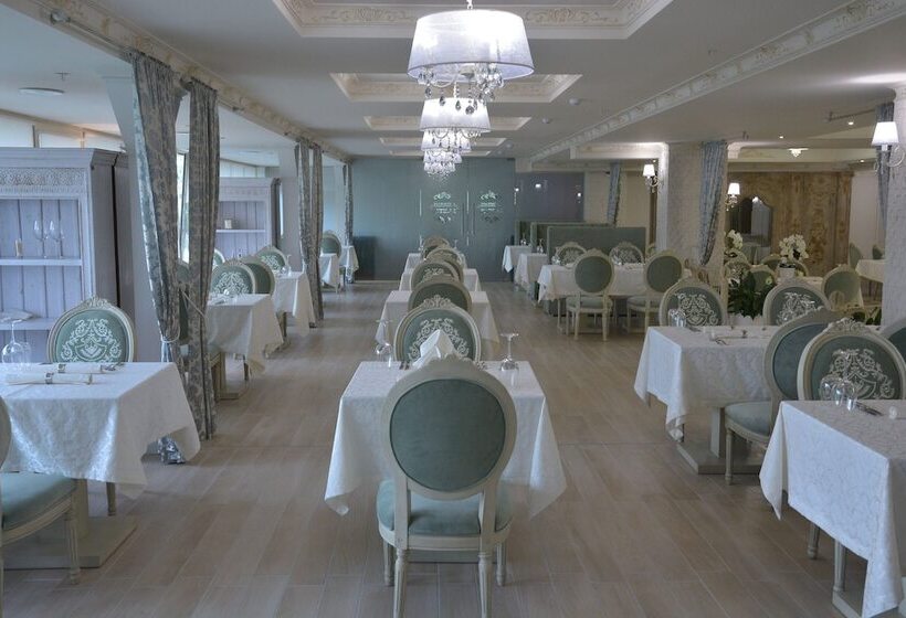 هتل Bristol Central Park