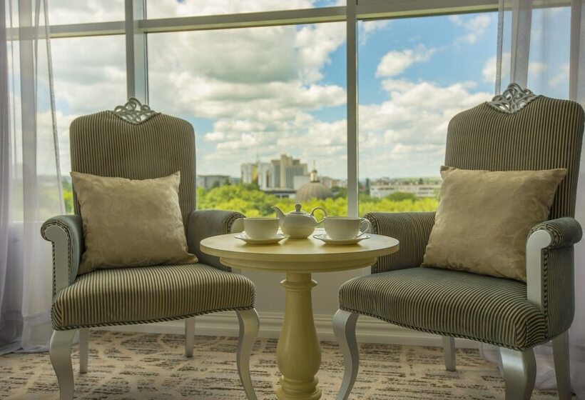 هتل Bristol Central Park