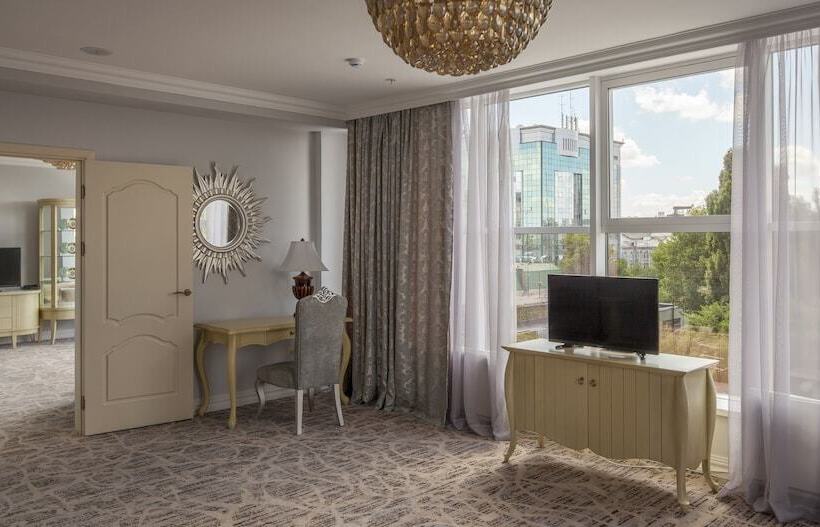 هتل Bristol Central Park