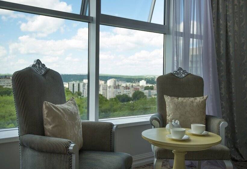 هتل Bristol Central Park