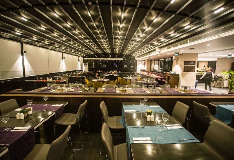 בית מלון כפרי Hilton Garden Inn Eskisehir