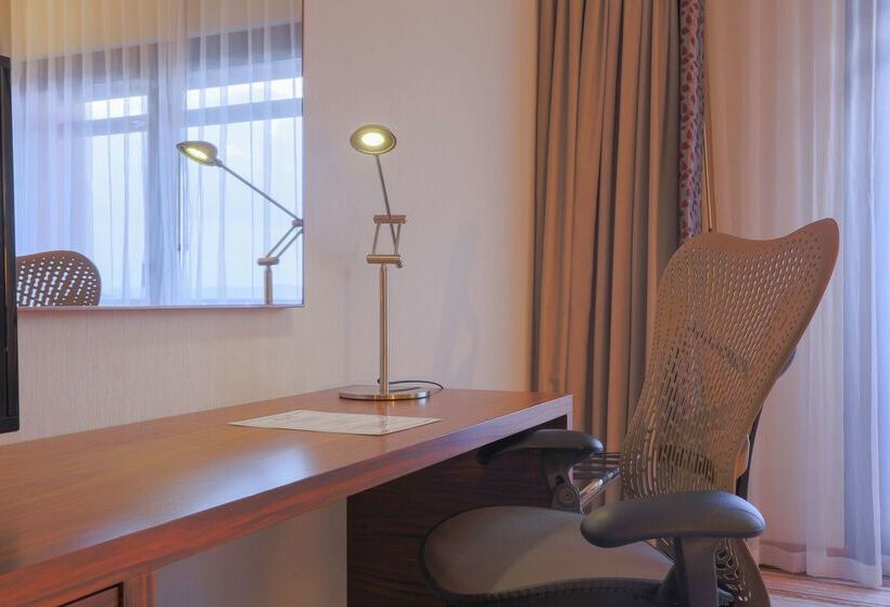 בית מלון כפרי Hilton Garden Inn Eskisehir