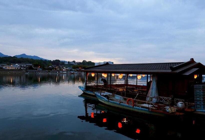 בית מלון כפרי Mikuma