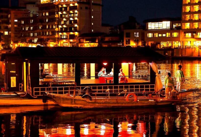 בית מלון כפרי Mikuma